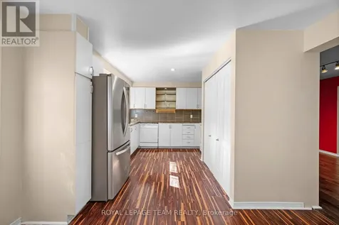8 Mannington Court Ottawa ON K2J 4A1