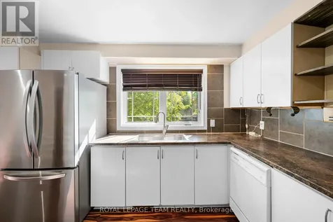8 Mannington Court Ottawa ON K2J 4A1