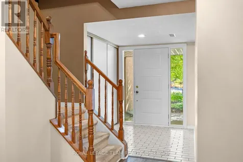 8 Mannington Court Ottawa ON K2J 4A1