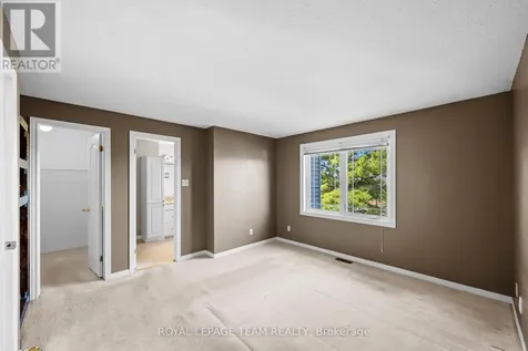 8 Mannington Court Ottawa ON K2J 4A1