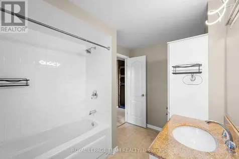 8 Mannington Court Ottawa ON K2J 4A1