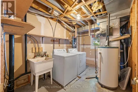 8 Mannington Court Ottawa ON K2J 4A1