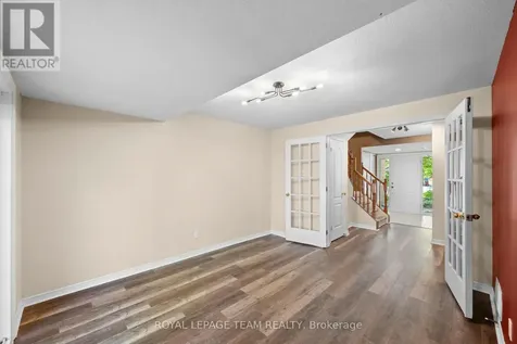 8 Mannington Court Ottawa ON K2J 4A1