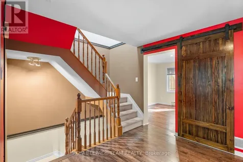 8 Mannington Court Ottawa ON K2J 4A1