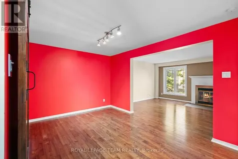 8 Mannington Court Ottawa ON K2J 4A1