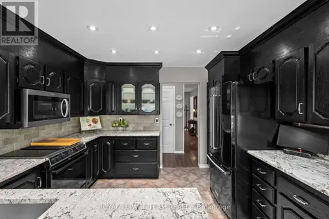 7009 Quinnfield Way Ottawa ON K4P 1B7