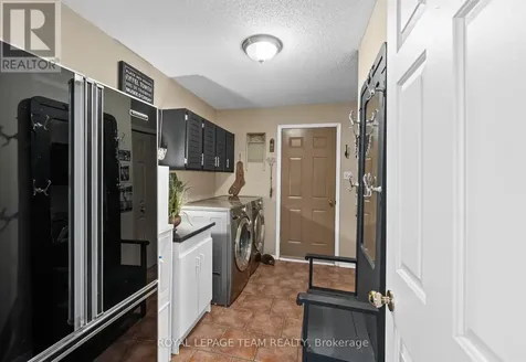 7009 Quinnfield Way Ottawa ON K4P 1B7
