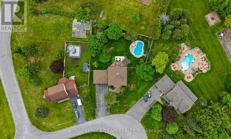 7009 Quinnfield Way Ottawa ON K4P 1B7