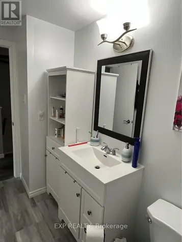 20 Sonnet Crescent Ottawa ON K2H 8W7