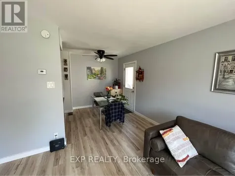 20 Sonnet Crescent Ottawa ON K2H 8W7
