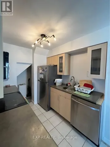 20 Sonnet Crescent Ottawa ON K2H 8W7