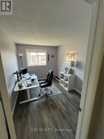 20 Sonnet Crescent Ottawa ON K2H 8W7