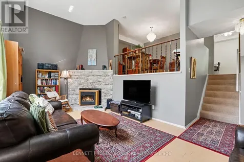 3205 Uplands Drive Ottawa ON K1V 9T4