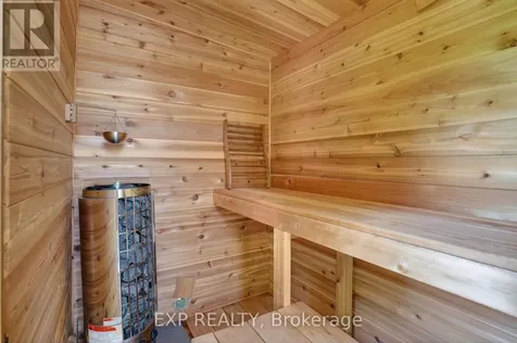 215 Columbus Avenue Ottawa ON K1K 1P7