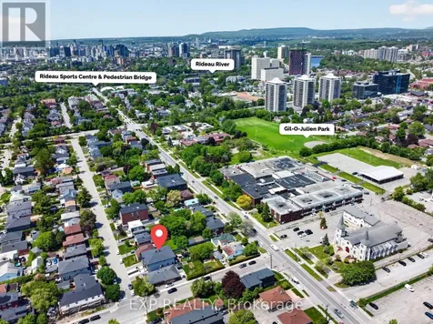 215 Columbus Avenue Ottawa ON K1K 1P7