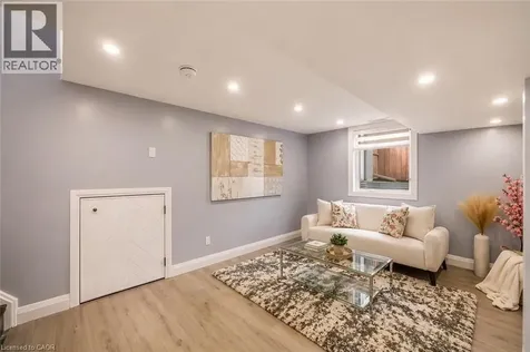 86 Carlyle Drive Kitchener ON N2P 1P5
