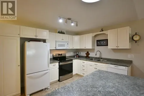 3 Garden Grove Crescent Wasaga Beach ON L9Z 0E6