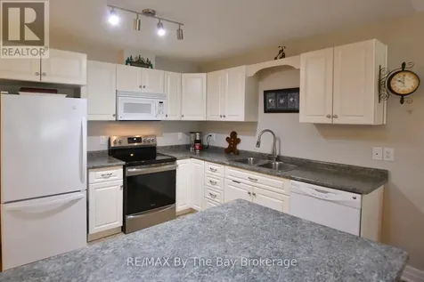 3 Garden Grove Crescent Wasaga Beach ON L9Z 0E6