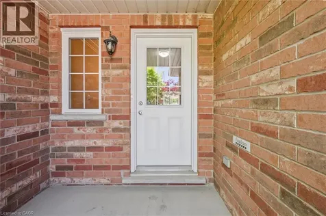 86 Upper Mercer Street Kitchener ON N2A 4N1