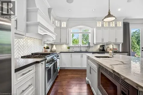 2470 Applewood Drive Oakville ON L6L 1V9