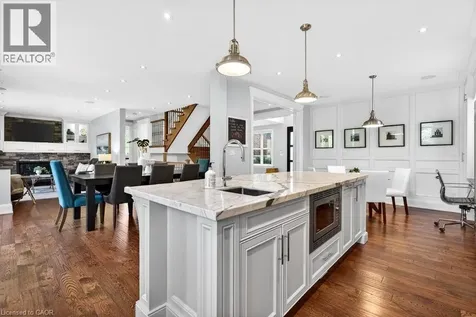 2470 Applewood Drive Oakville ON L6L 1V9
