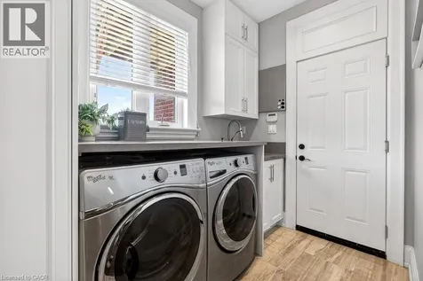 2470 Applewood Drive Oakville ON L6L 1V9