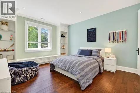 2470 Applewood Drive Oakville ON L6L 1V9