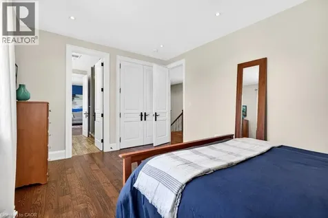 2470 Applewood Drive Oakville ON L6L 1V9