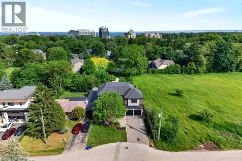 2470 Applewood Drive Oakville ON L6L 1V9