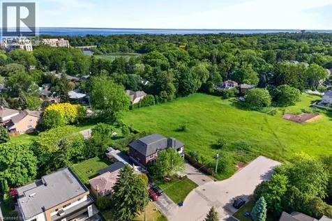 2470 Applewood Drive Oakville ON L6L 1V9