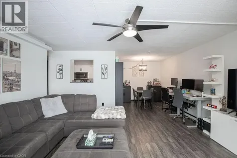 71 Vanier Drive Kitchener ON N2C 1J4