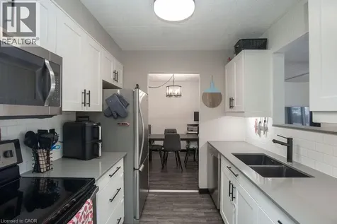 71 Vanier Drive Kitchener ON N2C 1J4