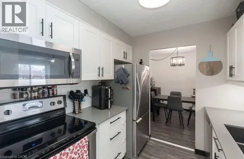71 Vanier Drive Kitchener ON N2C 1J4
