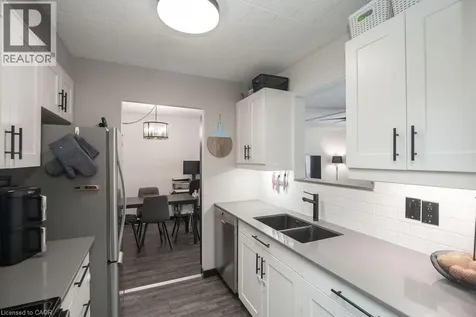 71 Vanier Drive Kitchener ON N2C 1J4