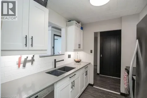 71 Vanier Drive Kitchener ON N2C 1J4