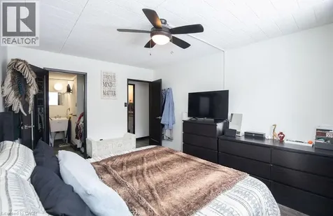 71 Vanier Drive Kitchener ON N2C 1J4