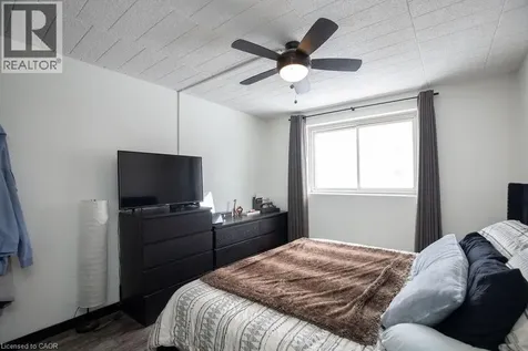 71 Vanier Drive Kitchener ON N2C 1J4