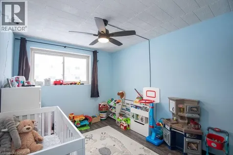 71 Vanier Drive Kitchener ON N2C 1J4