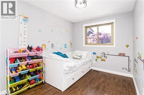 103 Mcanulty Boulevard Hamilton ON L8H 3H3