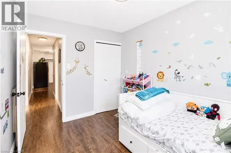 103 Mcanulty Boulevard Hamilton ON L8H 3H3