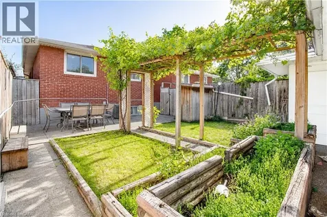 103 Mcanulty Boulevard Hamilton ON L8H 3H3