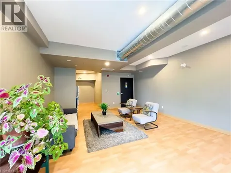 690 King Street West Kitchener ON N2G 0B9