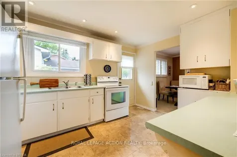 60 Woodlawn Avenue Brantford ON N3V 1B3