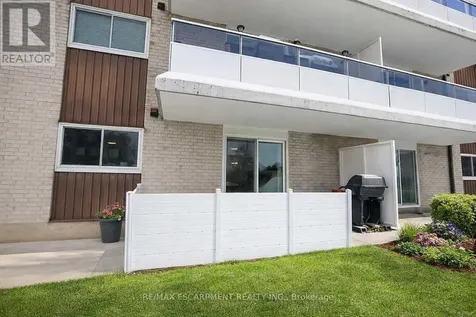 71 Vanier Drive Kitchener ON N2C 1J4