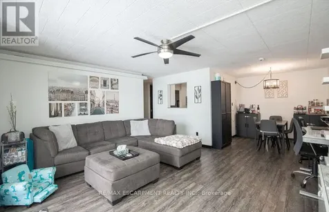 71 Vanier Drive Kitchener ON N2C 1J4