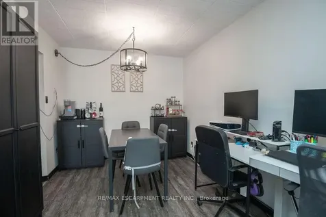 71 Vanier Drive Kitchener ON N2C 1J4