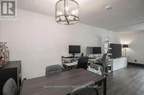 71 Vanier Drive Kitchener ON N2C 1J4