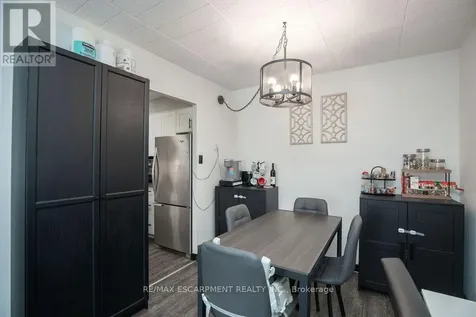 71 Vanier Drive Kitchener ON N2C 1J4
