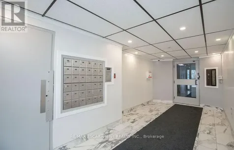 71 Vanier Drive Kitchener ON N2C 1J4