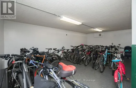 71 Vanier Drive Kitchener ON N2C 1J4